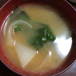 ほうれん草と大根のお味噌汁